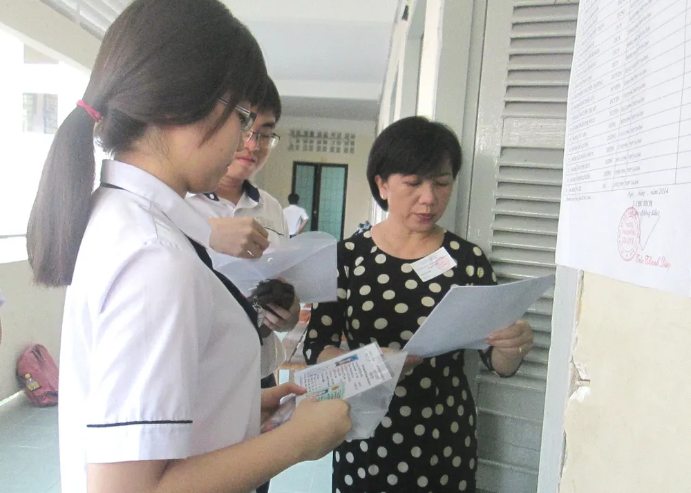 Chùm ảnh thí sinhTP.HCM dự thi môn Ngữ Văn ảnh 4